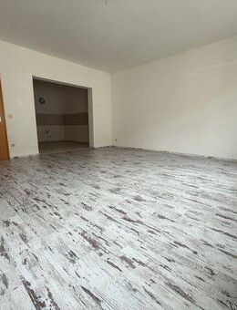 +++ 1 Monat mietfrei bei sofortiger Anmietung! Helle 2,5 Zimmer-Wohnung +++ - Wolmirstedt