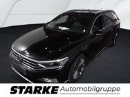 VW Passat Variant, 1.5 TSI R-Line Elegance, Jahr 2022 - Vechta