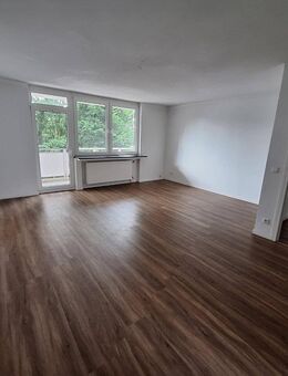 3 Zimmer Wohnung mit 2 großen Balkonen - Bochum