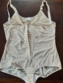 Body mit Häkchen , Unterbrust in 39104