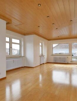 Sonnige 4-Zimmer-Wohnung mit Dachterrasse und TG-Stellplatz in der City - Coburg