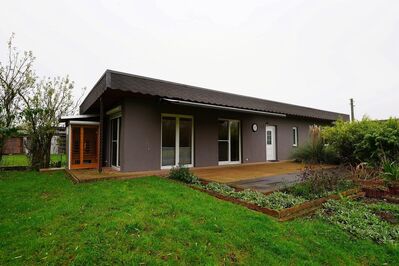 Wolmirstedt- großzügiges Grundstück mit Wohnbungalow und Nebengebäuden sowie Wiese, ideal zur Tierhaltung
