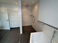 Freundliche 2 Raum-Wohnung mit begehbarer Dusche und Einbauküche (o. Elektrogeräte) in Egelsbach - Egelsbach