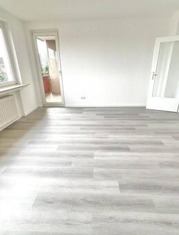 Frisch renovierte 1 Zimmerwohnung - Hagen (Stadt der FernUniversität)