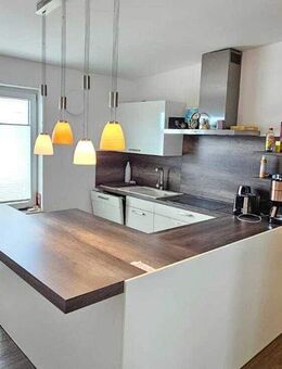 Moderne, neuwertige und voll möblierte 2-Zimmer-Wohnung am Altstadtrand von Amberg - Amberg