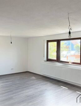 Modern sanierte Maisonette-Wohnung in idyllischem Wohngebiet zu vermieten! - Uffenheim