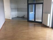 Lichtdurchflutete 4-Zimmer-Wohnung mit überdachtem Balkon und Gartenmitbenutzung! - Alsdorf (Nordrhein-Westfalen)