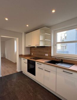 **ERSTBEZUG** Neu modernisierte 2-Raum Wohnung mit Einbauküche und Balkon in ruhiger Lage - Dresden