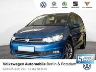 VW Touran, 2.0 TDI Active, Jahr 2021 - Berlin