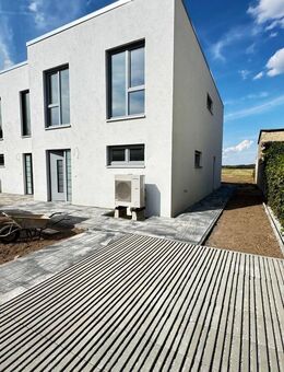 Seien Sie die Ersten! Reihenendhaus rechts ist fertig - Biederitz Nähe Magdeburg - - Biederitz