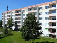 helle 3-Raum-Wohnung mit Balkon und kostenl. Stellplatz - Saalfeld (Saale)