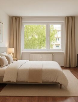 Zentrale, gepflegte und bezugsfreie 2-Zimmer-Wohnung mit Balkon und Lift - Berlin