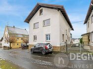 Zweifamilienhaus mit einer vermieteten Partei. Attraktive Kapitalanlage mit 6 % Rendite! - Allendorf (Lumda)