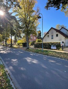 Zeitloser 90er-Jahre-Charme in guter Lage – Wohnen und investieren am Wasser - Königs Wusterhausen