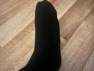 Verschwitzte Yoga Socken :) - Berlin