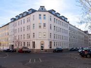 INVESTIEREN MIT AUSSICHT // Vermietete 2-Raum-Wohnung mit PKW-Stellplatz // Park vor der Haustür - Leipzig