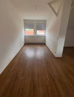 +++ Charmante 2-Zimmer-Dachgeschosswohnung mit Tageslichtbad und offener Wohnküche in Leipzig +++ - Leipzig
