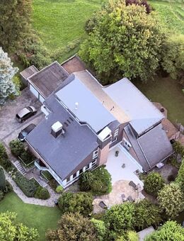 Traumhaftes Grundstück mit außergewöhnlichem Haus! Ehemalige Unternehmervilla mit Park in Warstein-Suttrop! - Warstein