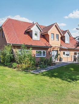 Wohnen im Einklang mit der Natur - modernisiertes Landhaus mit Einliegerwohnung & Badesee - Bordelum