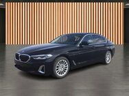 BMW 530, 7.3 i Luxury Line UPE 750 HiFi, Jahr 2022 - Dresden