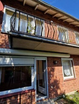 Ein- Zweifamilienhaus mit Vollkeller und Doppelgarage in ruhiger Lage :-) - Barendorf