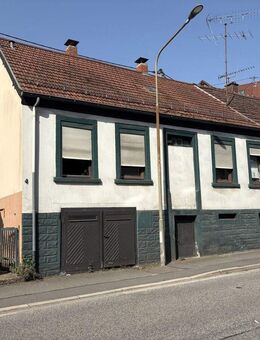 sanierungsbedürftiges Einfamilienhaus in Spiesen-Elversberg - Spiesen-Elversberg
