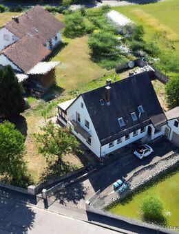Freistehendes Zweifamilienhaus mit ca. 970,00?m² Grund in Geiselhöring - Geiselhöring