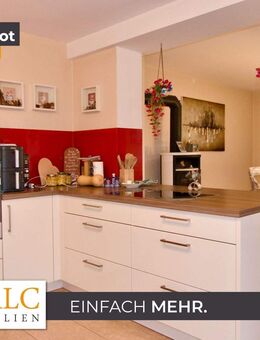 Einfach Mehr: Gepflegte Erdgeschoss-Wohnung, Garten, Teich, 2Garagen, PKW-Stellplatz. PV-Anlage u.a. - Brunn (Bayern)