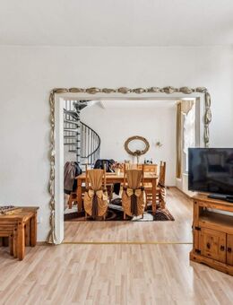 Vermietete 5-Zimmer-Maisonette-Wohnung in zentraler Lage von Neumünster als Kapitalanlage - Neumünster