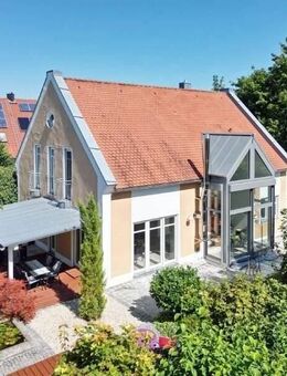 Italienischer Charme in Bayern: Wohntraum mit Pool und Gartenparadies! - Dingolfing