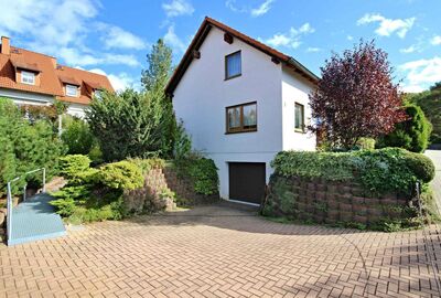 Massiv gebautes Einfamilienhaus am ruhigen Ende einer Anliegerstraße