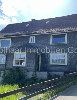 Zweifamilienhaus mit herrlichem Blick in ruhiger Lage von Bad Berleburg-Schwarzenau - Bad Berleburg
