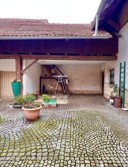 Rarität! Ehemaliger Bauernhof im Markgräflerland! Traumhafter Innenhof/ Scheune/ Winzerkeller usw - Müllheim