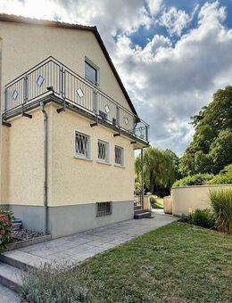 Frankfurt-Ginnheim: Wohnen und Arbeiten unter einem Dach oder viel Platz für Ihre Familie! - Frankfurt (Main)