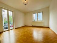 Sehr schönes Zimmer in 4er-WG (eigener Balkon) - (Neugründung) - Stuttgart