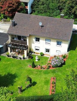 Charmantes Zweifamilienhaus mit großzügigem Garten, Obergeschoss vermietet - Obernzell