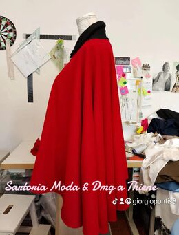Tabarro Mantella Red Cloak italy in Pure Wolle - München