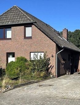 Zweifamilienhaus in ruhiger Siedlung von Großenkneten zu verkaufen. Mit offenen Renovierungsarbeiten. - Großenkneten