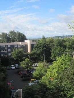 Sanierte 3-Zimmer-Wohnung mit Balkon in Bonn-Tannenbusch - ideal für Paare, kleine Familien oder Wohngemeinschaften - Bonn