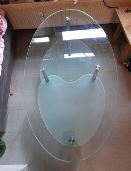 Einen sehr schöner Glastisch in einem sehr guten Zustand für nur 35€VB - Viersen