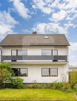 Ihre neue Heimat wartet! Zweifamilienhaus auf schönem Grundstück. - Hennef (Sieg)