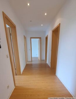 Schöne 3 Raum Wohnung - Chemnitz