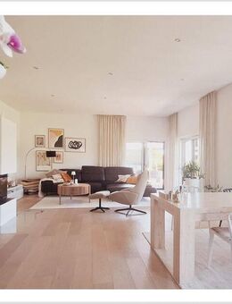 Ein Haus - ein Lebensgefühl - Bungalow BJ 2020 - Blick in die Auenwiese - zwei Bäder - große Terrasse - hohe Räume - Wörnitz
