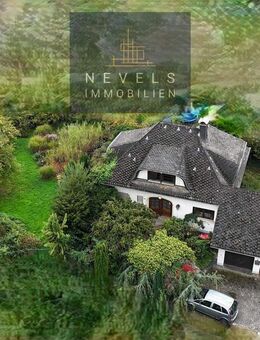 Herrschaftliche Villa mit Traumgrundstück - Perl