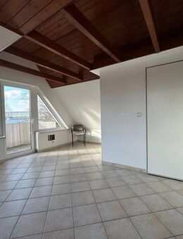 Lichtdurchflutete Wohnung mit Balkon zentral gelegen - Brakel