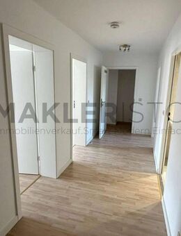 **Helle 2,5-Zimmerwohnung mit Badewanne & Einbauküche zu vermieten** - Leipzig