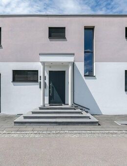 Modernes Reiheneckhaus mit hochwertiger Ausstattung und Einliegerwohnung - Ulm