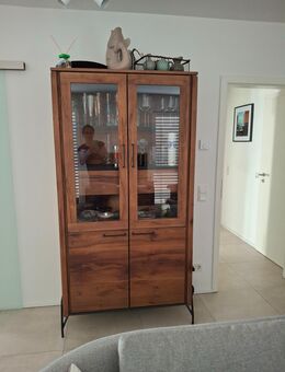 Esszimmer: Esstisch, Sideboard, Vitrine (beleuchtet) - Bonn