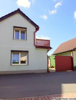 Top gepflegtes Einfamilienhaus mit viel Platz im Garten und in den massiven Nebengelässen - Alperstedt