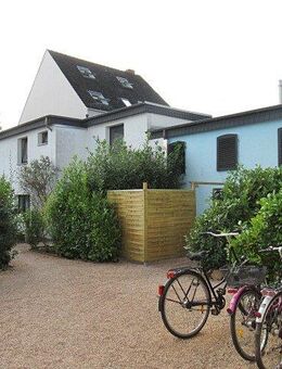 Renditeobjekt ! 39.048 € NKM p.a.! Gepflegte Wohnanlage 7 Wohnungen / 2 Gebäude - mit idyll. Garten und Gerätehaus… - Bremen
